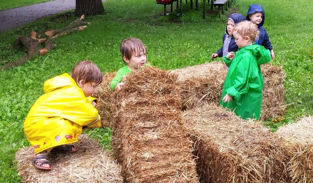 boys-and-bales